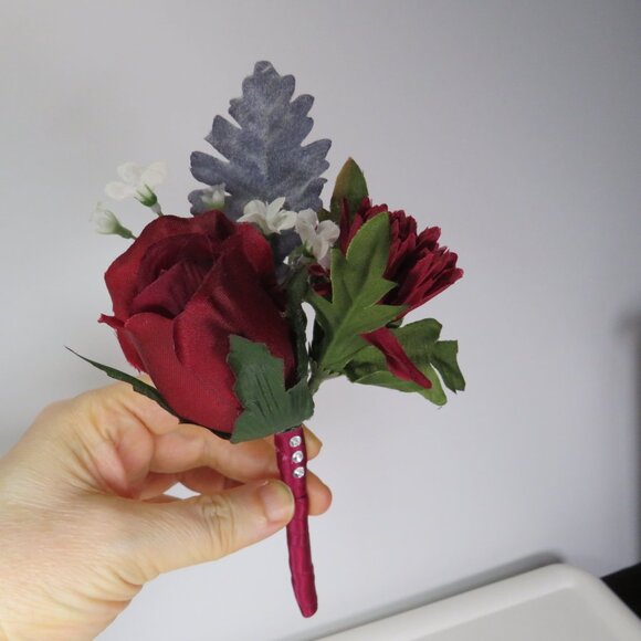 Burgundy Rosebud Boutonnière 7x5" faux flower - Picture 1 of 8